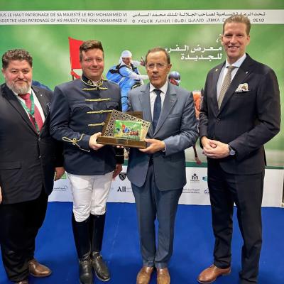 Presentation of the Szilvásvárad commemorative gift at the Salon du Cheval d’El Jadida