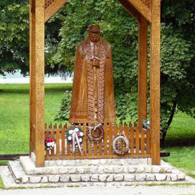 Kárpátok őre emlékmű