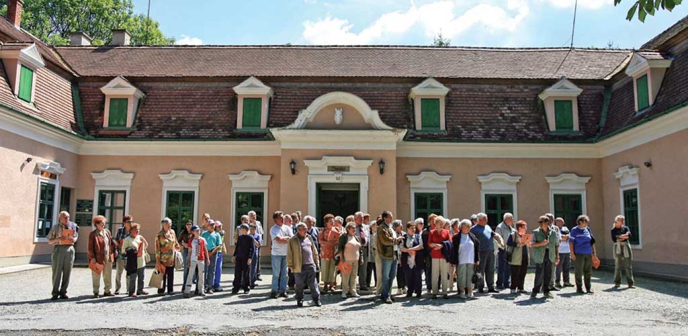 Visitors in front of the building of the Lipizzaner Breed History Exhibition